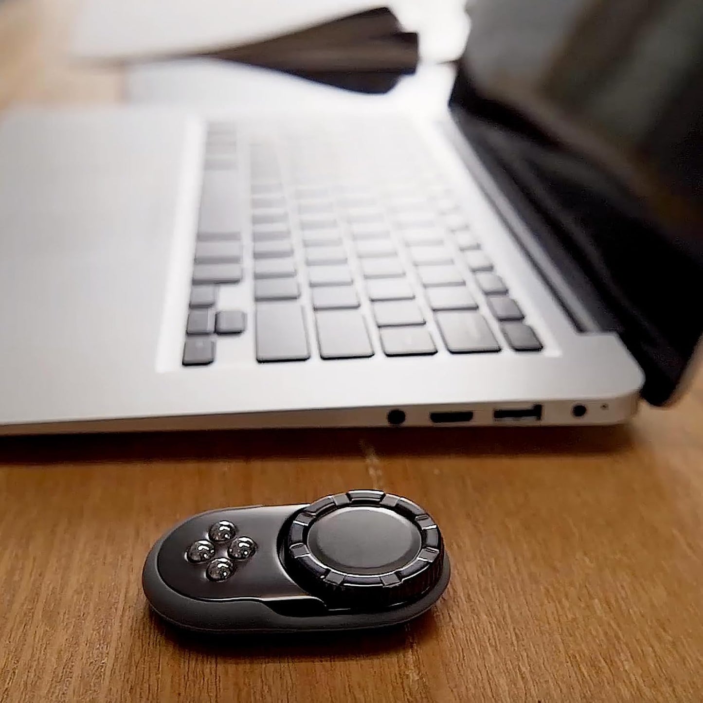 Fidget Toys Adults, OPPKIE Handheld Metal Desk Sensory Fidgets Toy Promotes Focus for Home Office Outdoors, Satisfying Toy for Men Teens Adults, Stress Pressure Anxiety Relief Tools (Black)