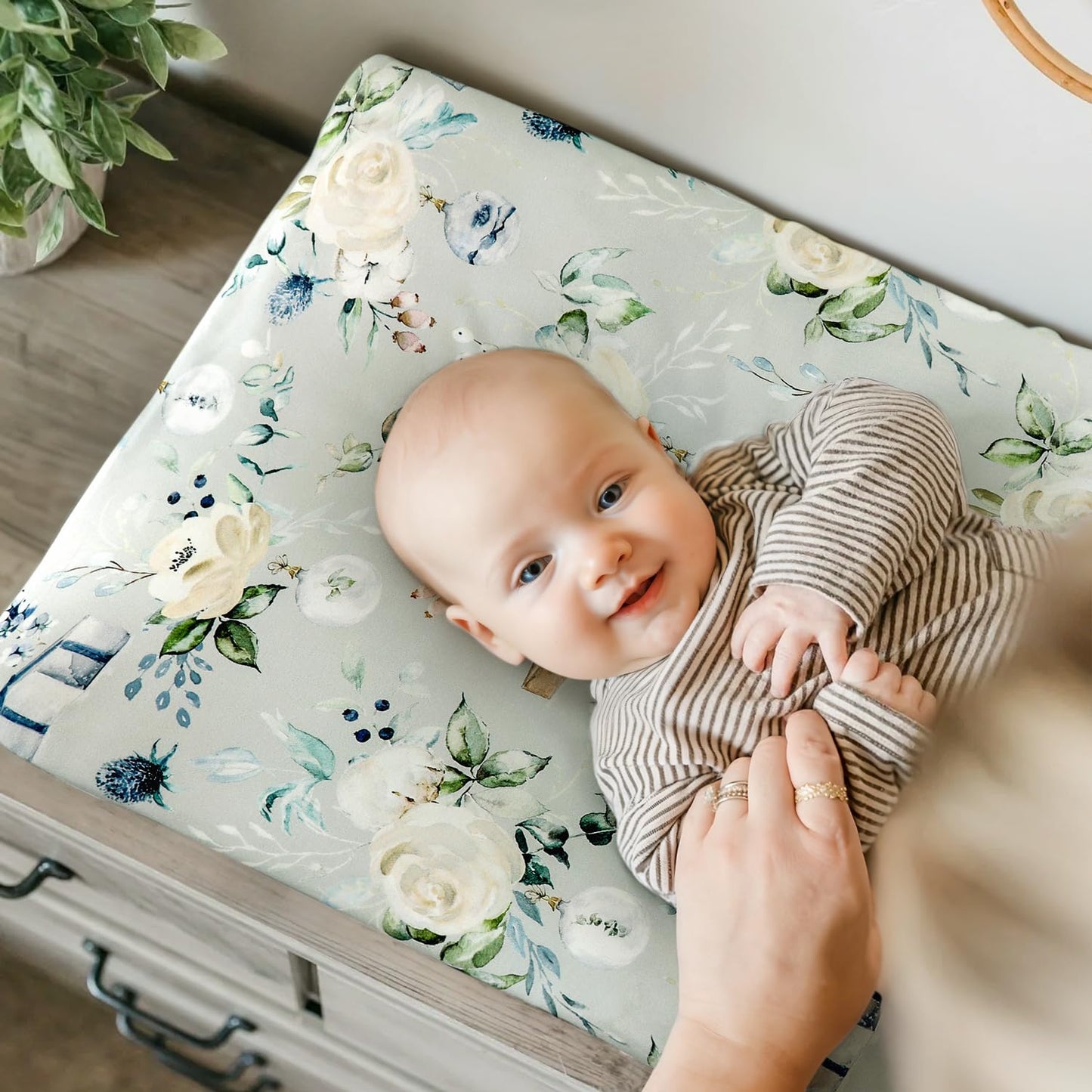 GRSSDER Stretch Ultra Soft Jersey Knit Changing Pad Cover Set 2 Pack, Change Table Pad Covers Fit 32"/34" x 16" Pads Safe and Snug, Pretty Pattern for Boys and Girls