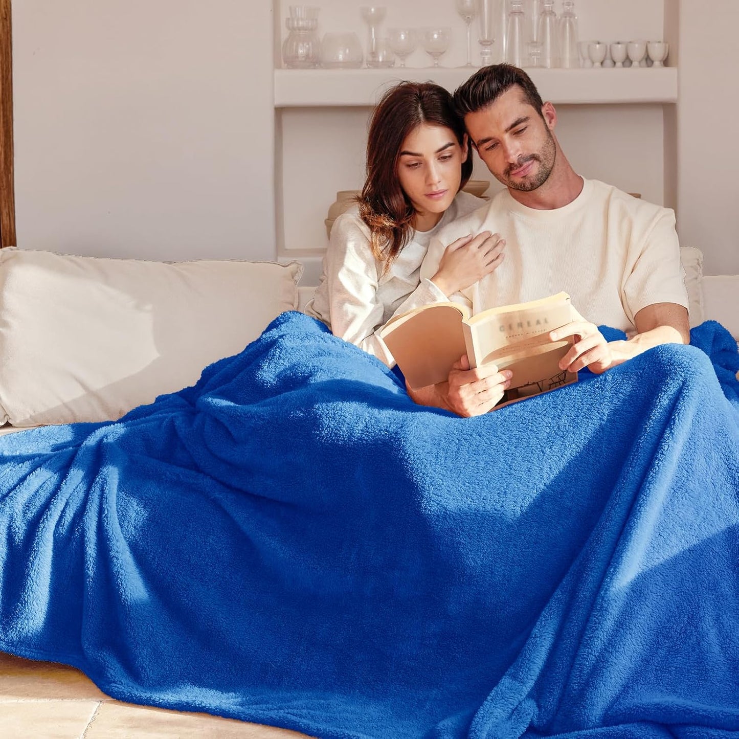 Exclusivo Mezcla Soft Fleece Throw Blanket for Couch, Super Soft Velvet Plush Bed Blanket, Fuzzy Cozy and Warm for All Seasons, 50x60 Inches, Cobalt Blue