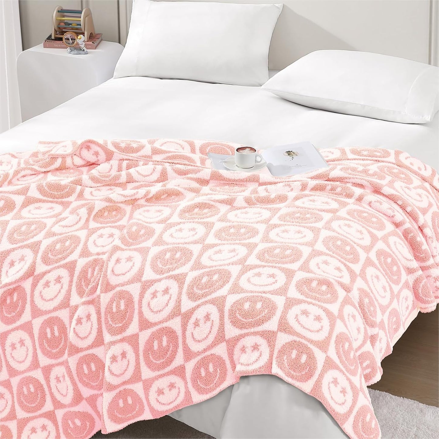 WRENSONGE Checkered Throw Blanket Blossom Smiling Face Soft Cozy Fluffy Warm Hand Made Weave Throw Blankets for Couch, Sofa, Chair, Bed, Camping, Picnic, Travel Lightweight Bed Blanket - 60"*80"