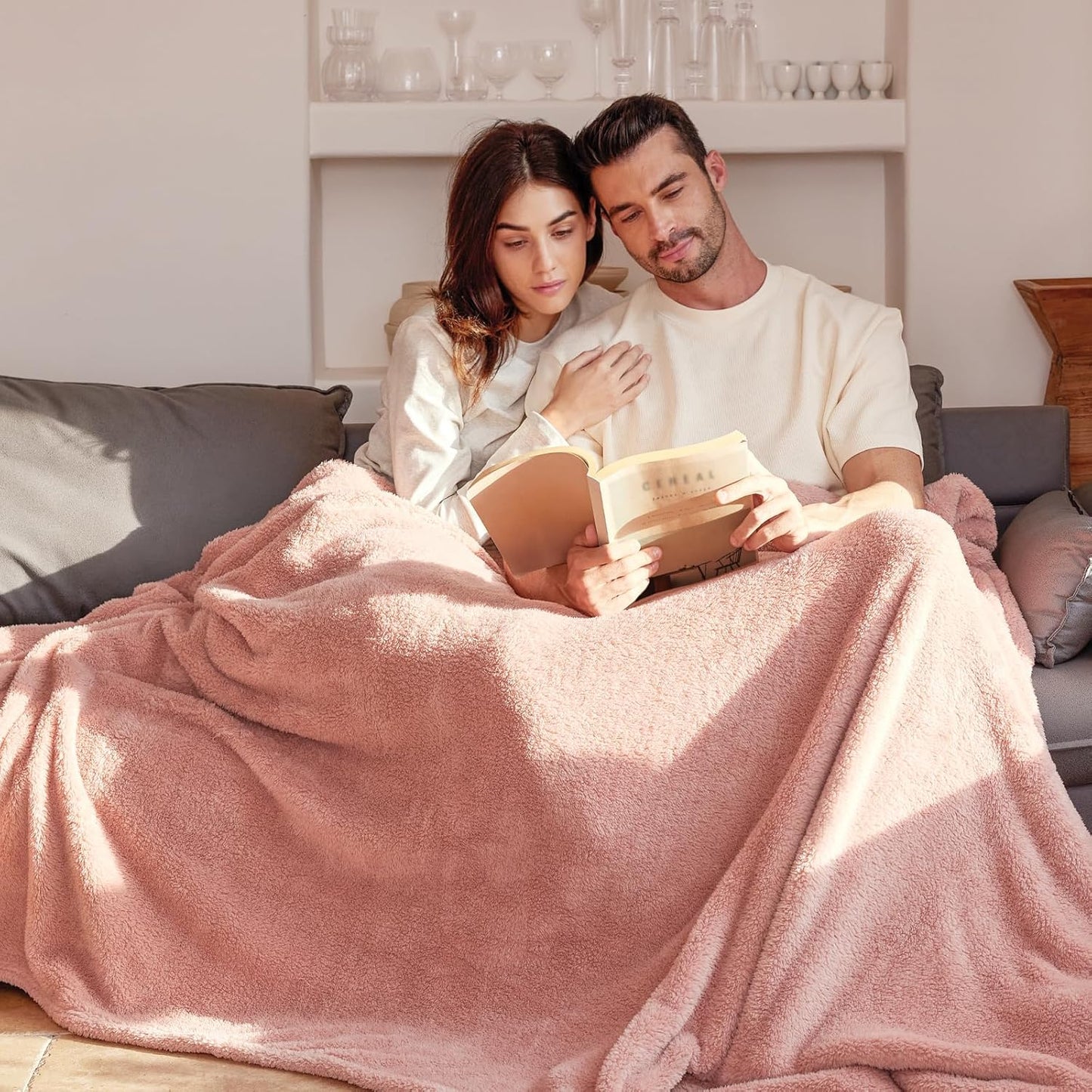 Exclusivo Mezcla King Size Flannel Fleece Blanket, Super Soft Velvet Plush Bed Blanket, Fuzzy Cozy and Warm for All Seasons, 90x104 Inches, Pink