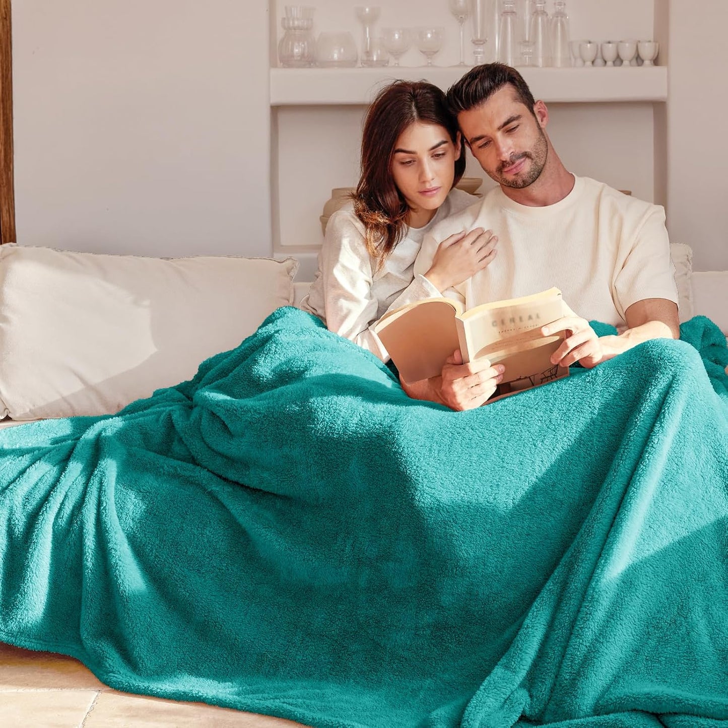 Exclusivo Mezcla Twin Size Flannel Fleece Blanket, Super Soft Velvet Plush Bed Blanket, Fuzzy Cozy and Warm for All Seasons, 60x80 Inches, Teal